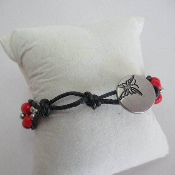 7" - 8" Red and Silver BEADED Flower Pattern w/ Leather BRACELET NEW Size M/L - Picture 3 of 7